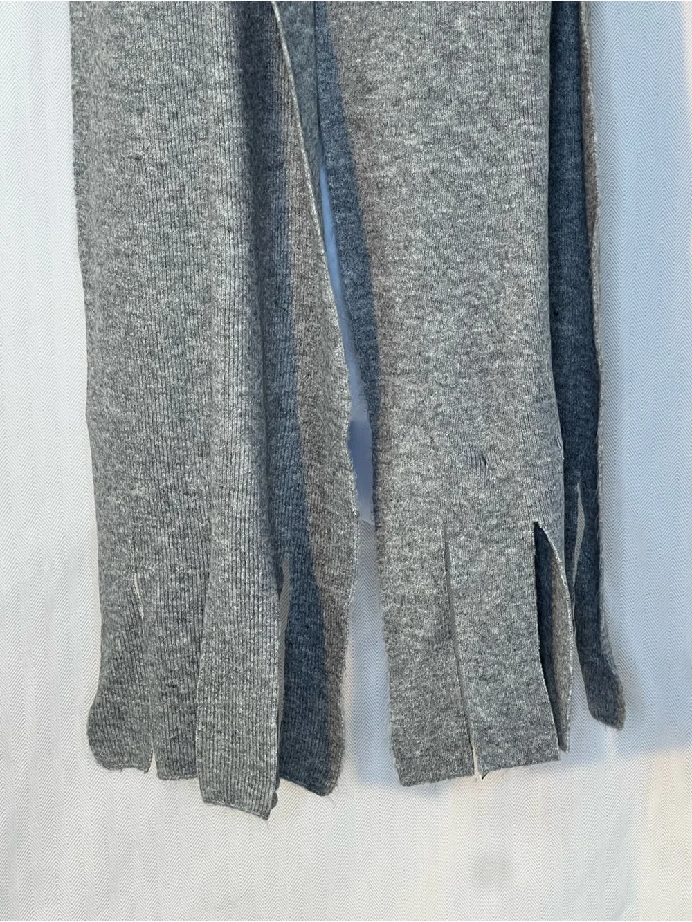 XCVI Scarf Mirelli Slate Heathered Gray Ribbed Open Slits at Bottom OS👍
